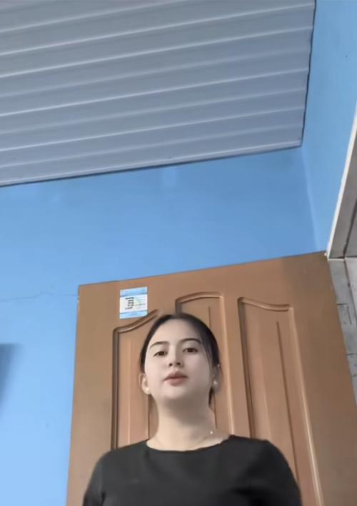 TANTE TOBRUT SUKA SEPONG